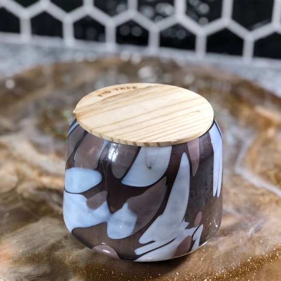 Anthropologie Kindred Candle • Fig Tree • “Fresh Green” - Picture 2 of 10